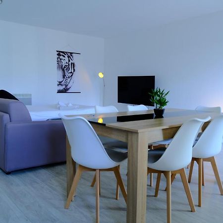Calypso- Grand T3 70 M2 - Arrivee Autonome - Parking Prive Gratuit Apartman Melun Kültér fotó