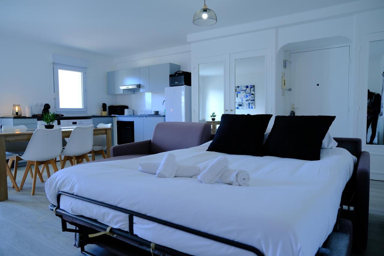 Calypso- Grand T3 70 M2 - Arrivee Autonome - Parking Prive Gratuit Apartman Melun Kültér fotó