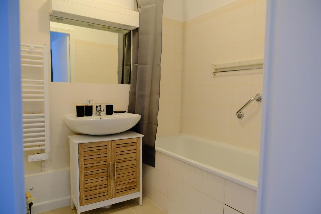 Calypso- Grand T3 70 M2 - Arrivee Autonome - Parking Prive Gratuit Apartman Melun Kültér fotó